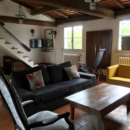 Holiday home Ambiance Cosy Et Jardin Arbore -25