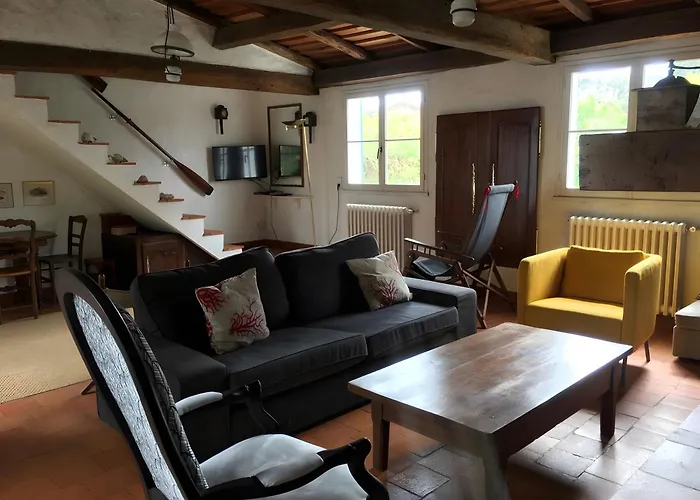 Holiday home Ambiance Cosy Et Jardin Arbore -25